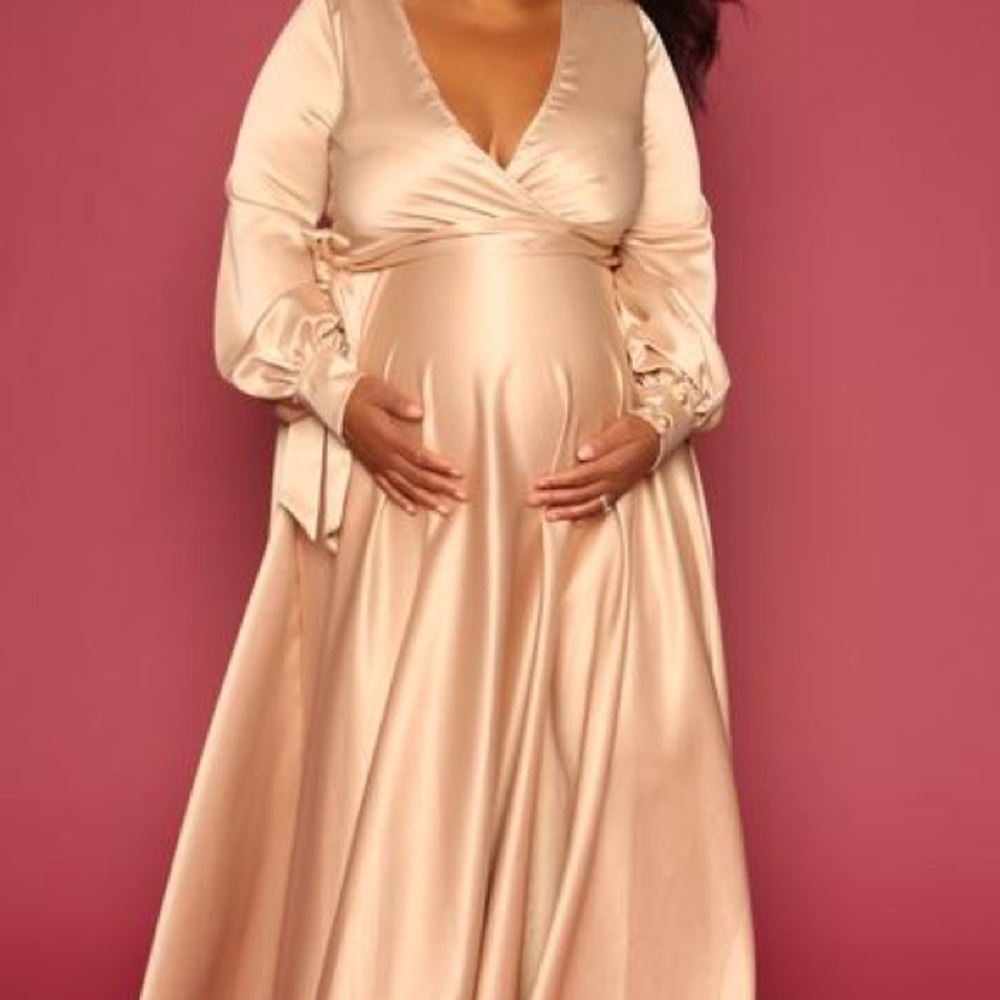Chic Bump Club Maxi Gown